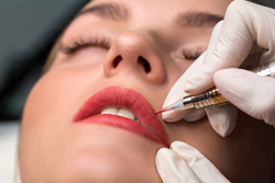 איפור קבוע להדגשת שפתיים: הפתרון שלך לטווח הארוך