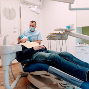 מרפאת שיניים נווה שאנן -ד''ר עלא ערוק image