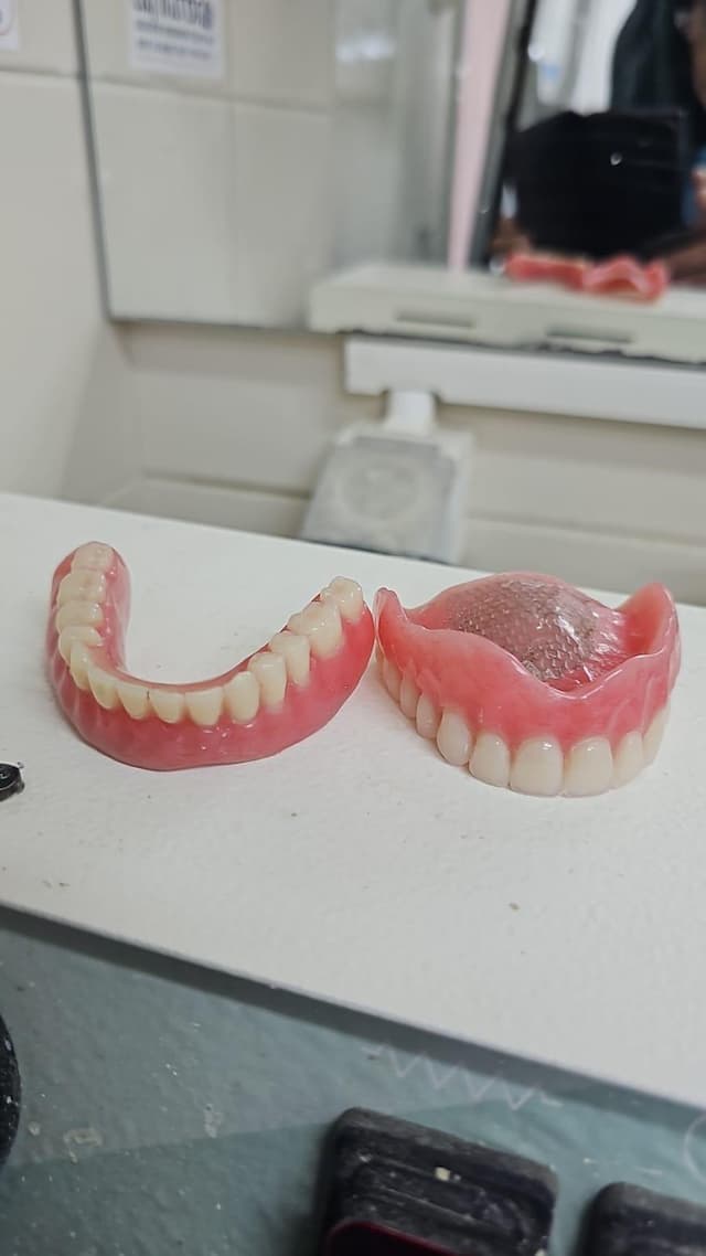 מעבדת שיניים מירב image