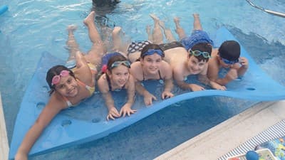 חוג לימוד שחייה לילדים בכל גיל