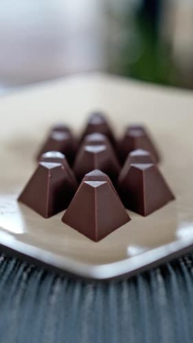 טראפלס שוקולד-טחינה טבעוניים שנמסים בפה! 