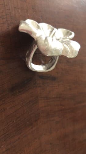 טבעת זהב לבן 14 קראט בצורת פרח