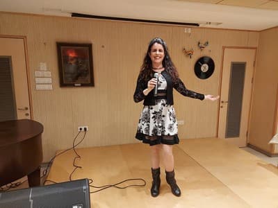 איריס יערי זמרת מקצועית לאירוע