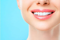 חיוך בוהק: מהן השיטות להלבנת שיניים? שאלות, תשובות ועצות
