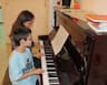 אלכסנדר-מורה לפסנתר, אורגן וחלילית, מכוון פסנתרים