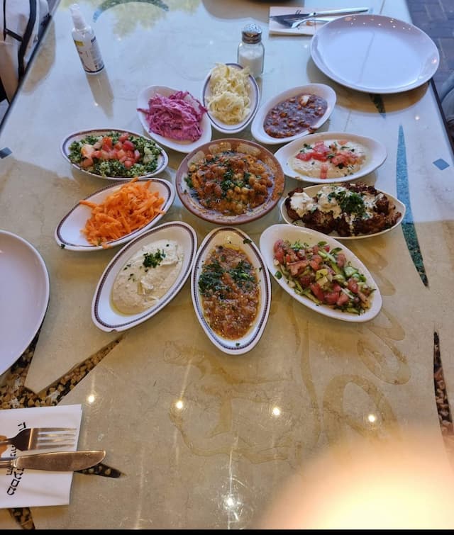 מסעדת פטרה הלבנונית image
